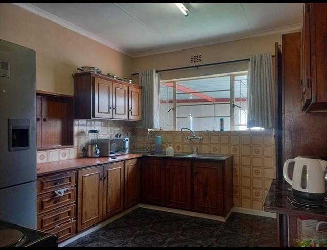 3 BEDROOM HOUSE FOR SALE IN BIRCHLEIGH NORTH